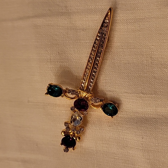 Vintage Jewelry - Vintage Sword Pin
